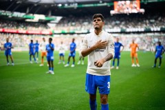 曼城德比战的双星：哈兰德与福登如何统治曼联防线？