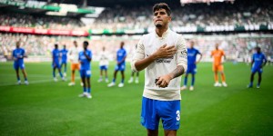 曼城德比战的双星：哈兰德与福登如何统治曼联防线？