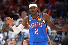 篮球孤儿到NBA球星：坚韧不拔铸就篮球巅峰之路